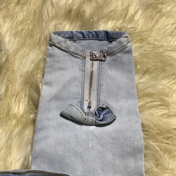 Chelsea‎ & Violet distressed zipper back skinny - Picture 9 of 10